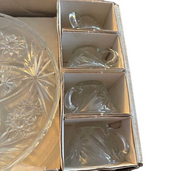 Vtg MCM Plate Tea Cup Set Anchor Hocking Early American Prescut 8 Piece Snack - Picture 2 of 16